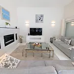 Luxurious With Pool * Échenevex