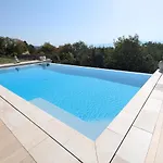 Luxurious With Pool * Échenevex