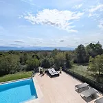 Willa Luxurious With Pool