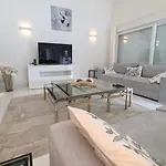 Luxurious With Pool * Échenevex