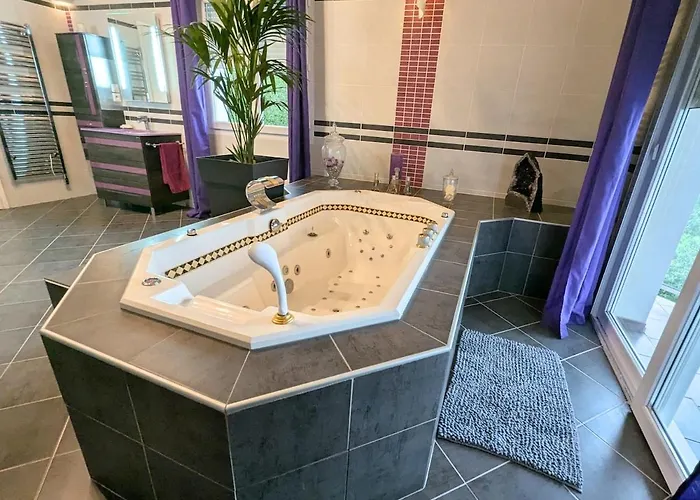 Villa Luxurious With Pool