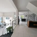 Βίλα Luxurious With Pool *