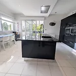 Luxurious With Pool Βίλα