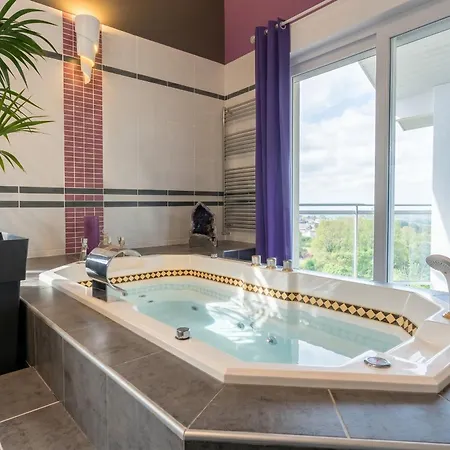 Villa Luxurious With Pool