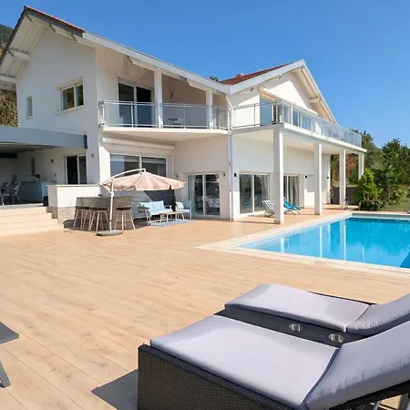 Villa Luxurious With Pool Echenevex