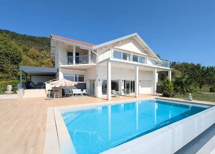 Villa Luxurious With Pool *