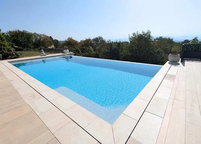 Luxurious With Pool * Echenevex