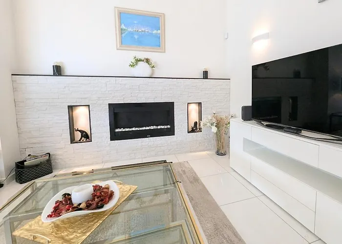 Villa Luxurious With Pool