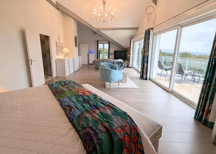 Villa Luxurious With Pool
